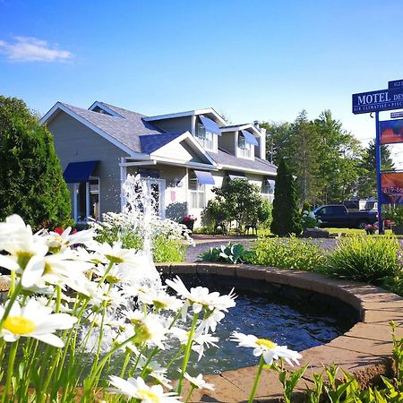Motel Des Cedres シェルブルック エクステリア 写真