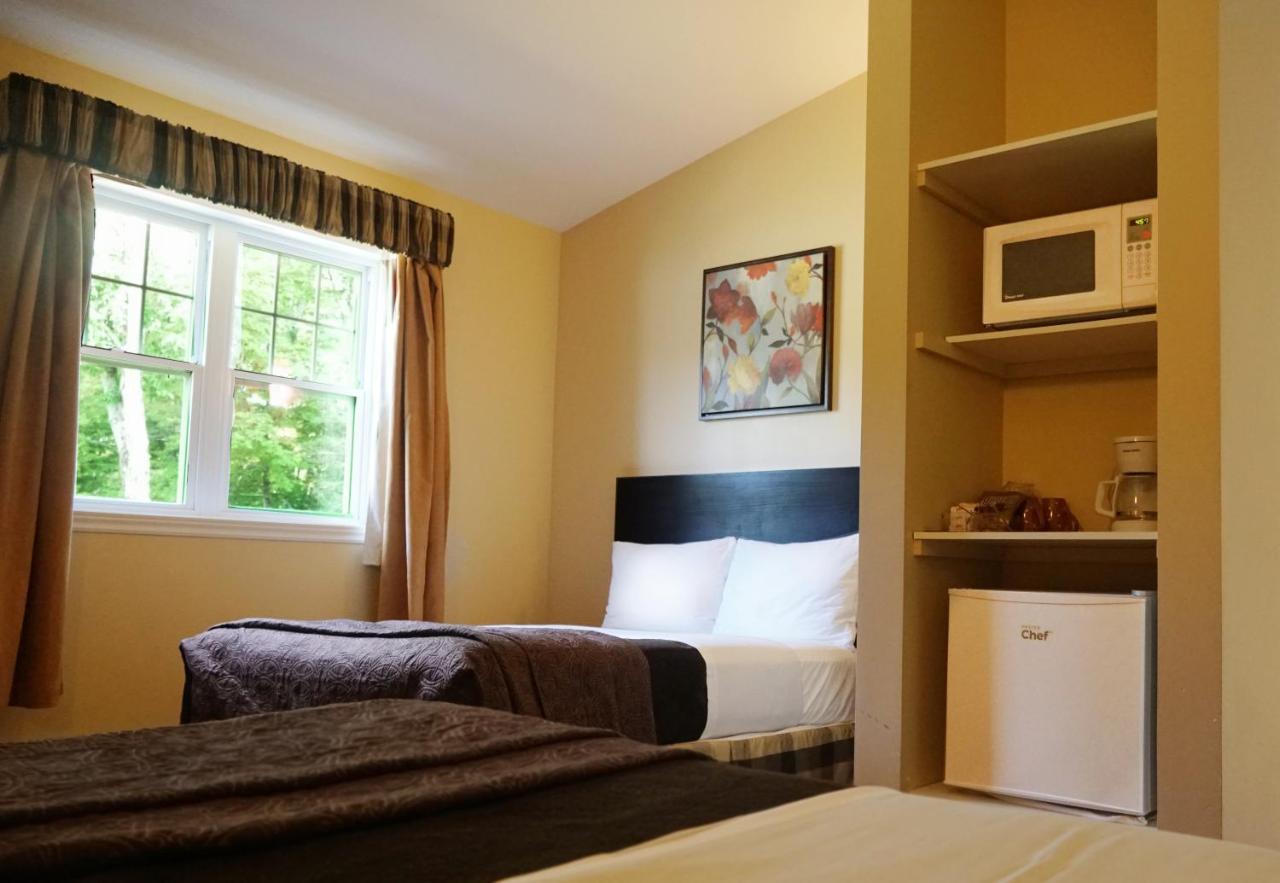 Motel Des Cedres シェルブルック エクステリア 写真