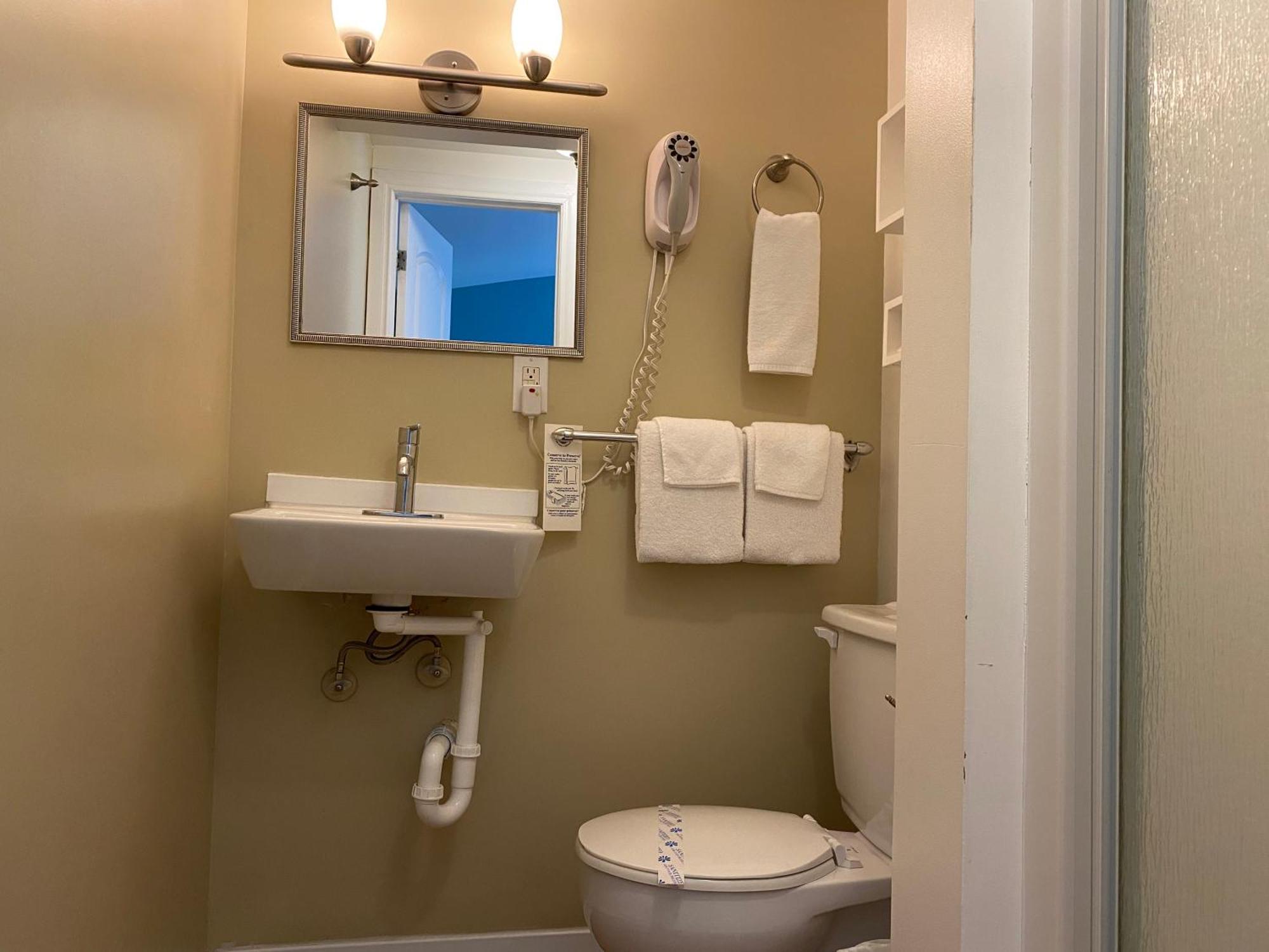 Motel Des Cedres シェルブルック エクステリア 写真