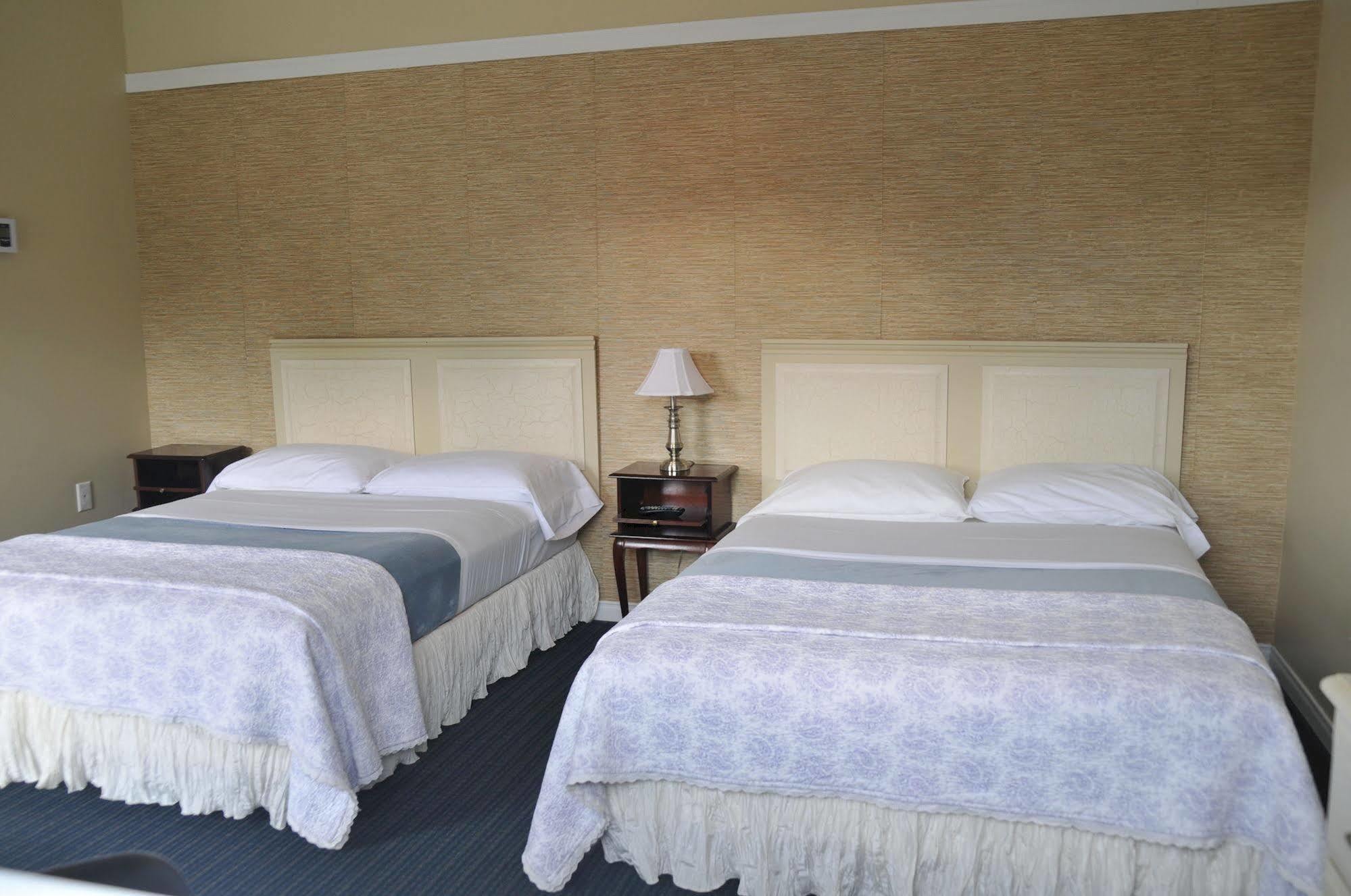 Motel Des Cedres シェルブルック エクステリア 写真