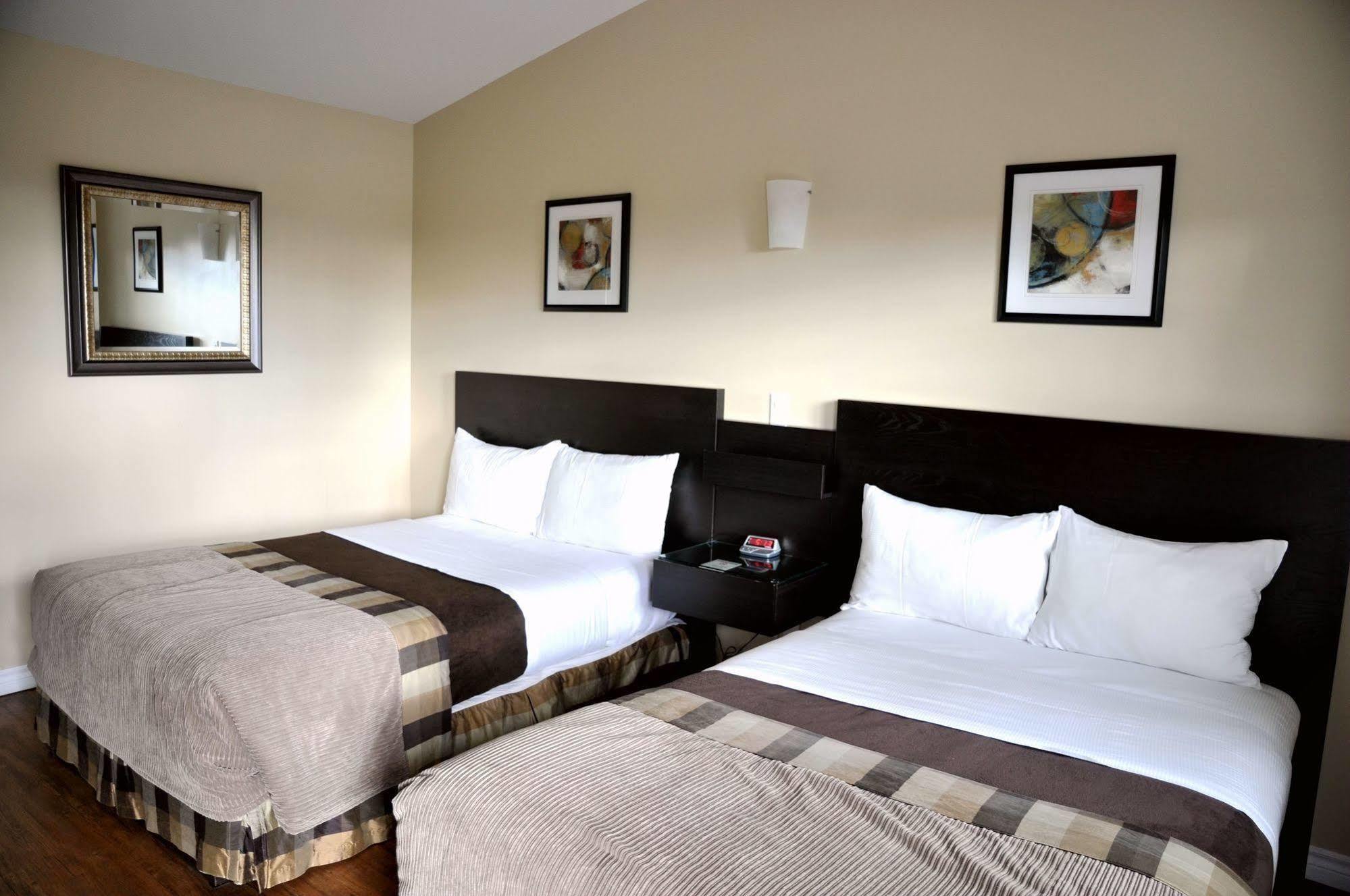 Motel Des Cedres シェルブルック エクステリア 写真